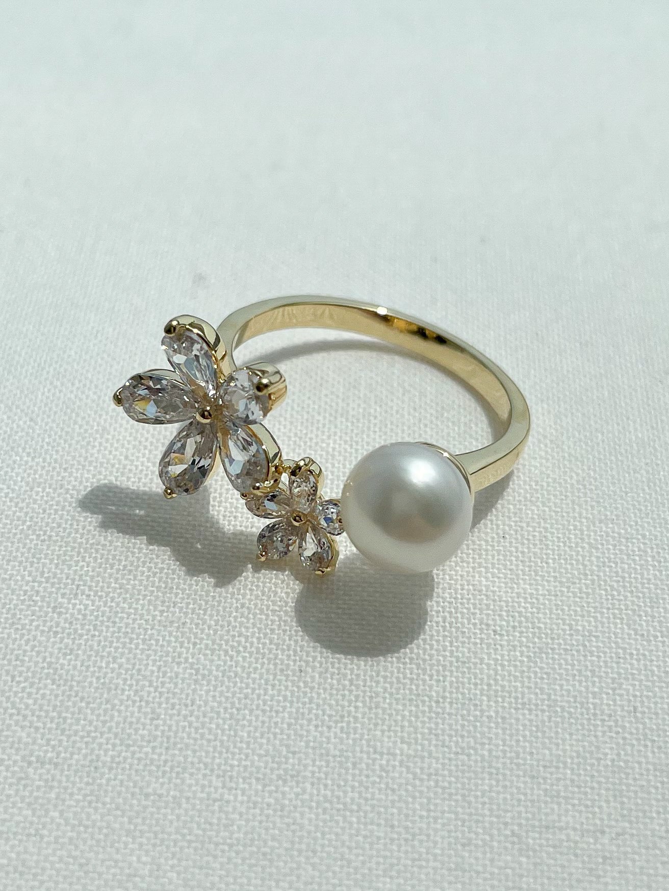 Blossom Pearl Flower Ring - ELCY ISLAND